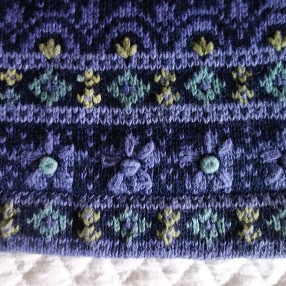 NOMADIC TRADERS Knitted Floral Embroidered Purple Sweater – Wmns Large - Picture 6 of 9